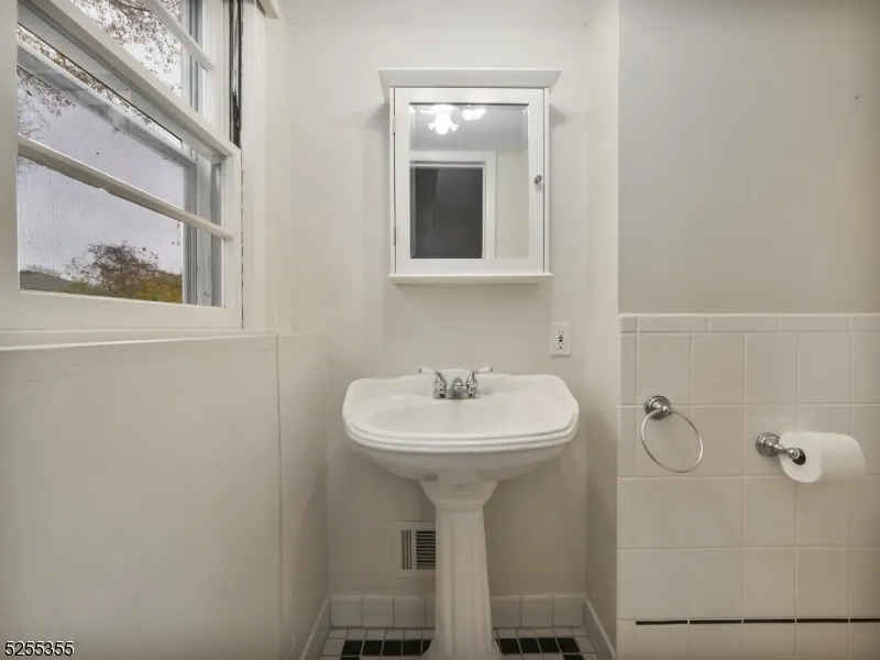 69 Intervale Rd Parsippany-Troy Hills, NJ 07005