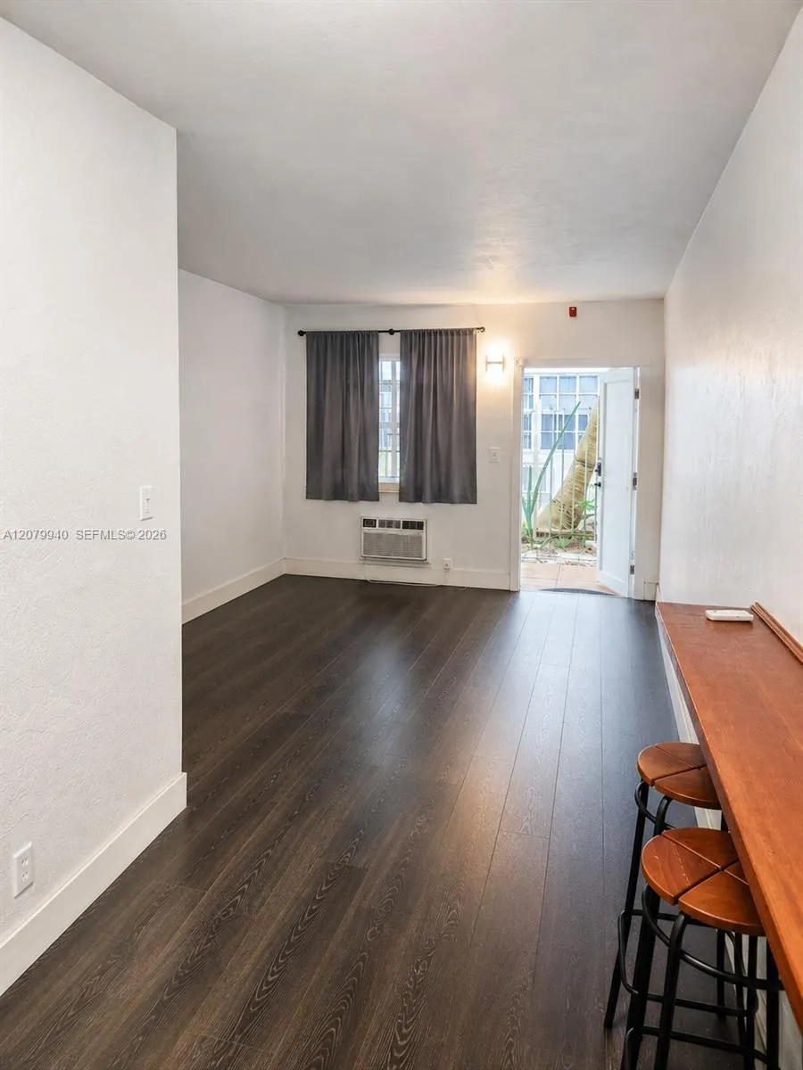 549 Meridian Ave #4 Miami Beach, FL 33139