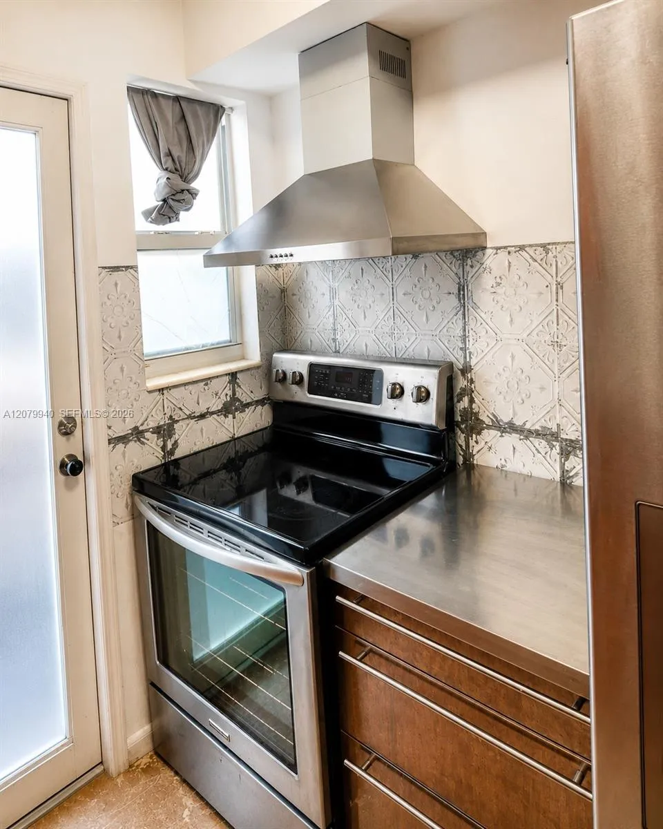 549 Meridian Ave #4 Miami Beach, FL 33139