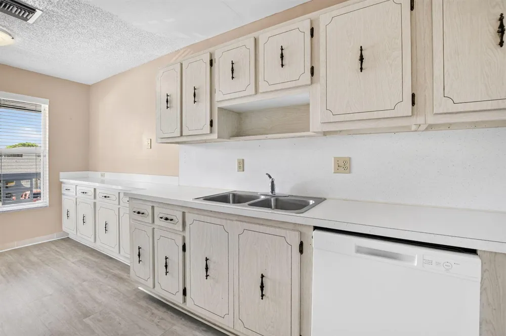 2901 SW 15TH STREET #204 Delray Beach, FL 33445