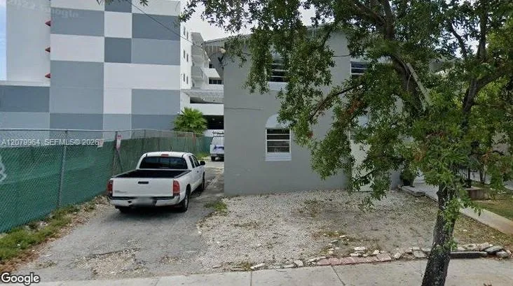 633 NW 23rd Ct #2 Miami, FL 33125