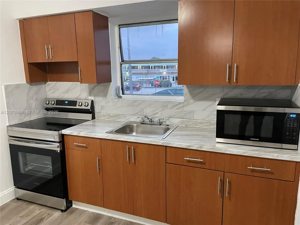 633 NW 23rd Ct #2 Miami, FL 33125