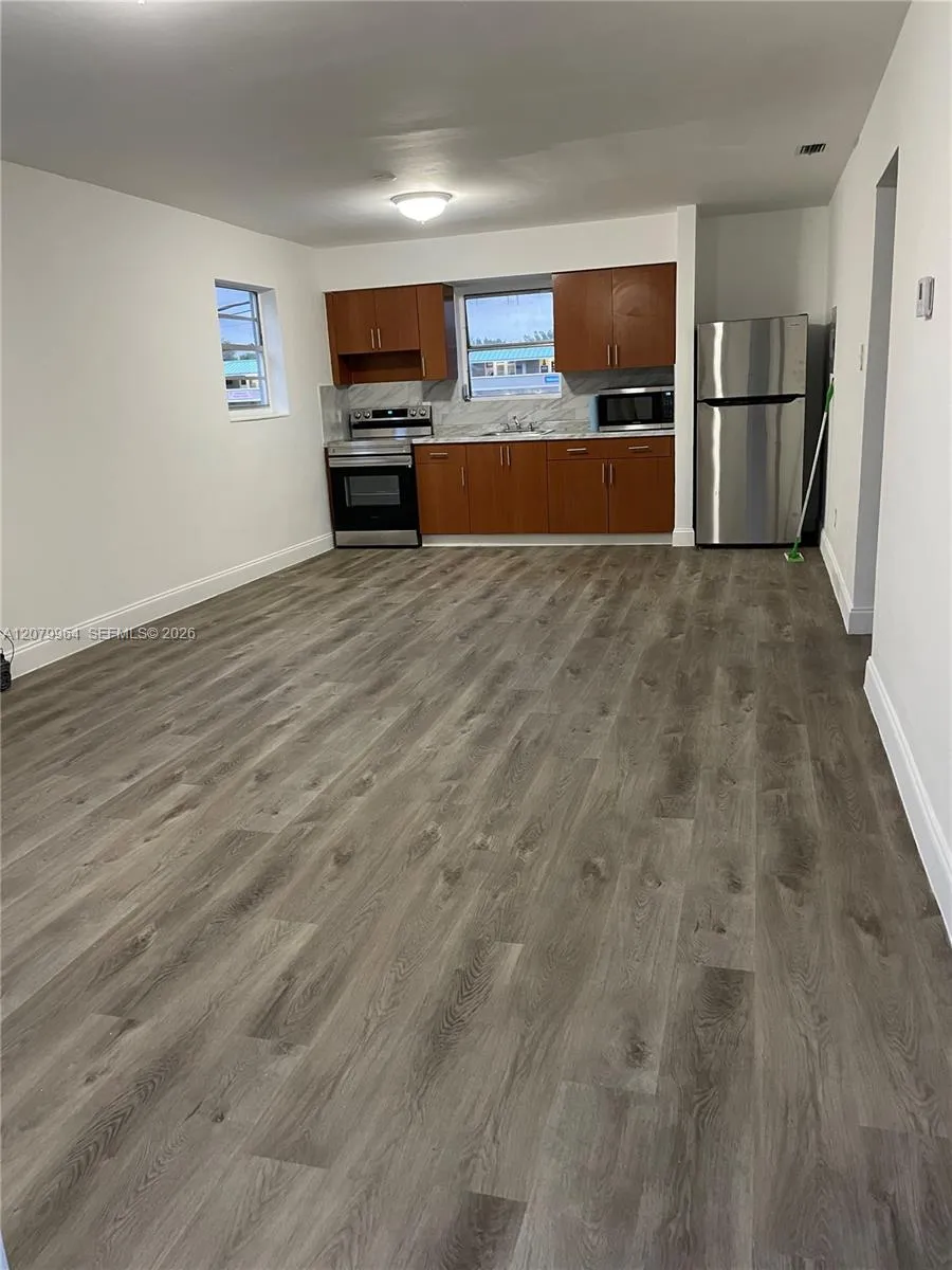 633 NW 23rd Ct #2 Miami, FL 33125