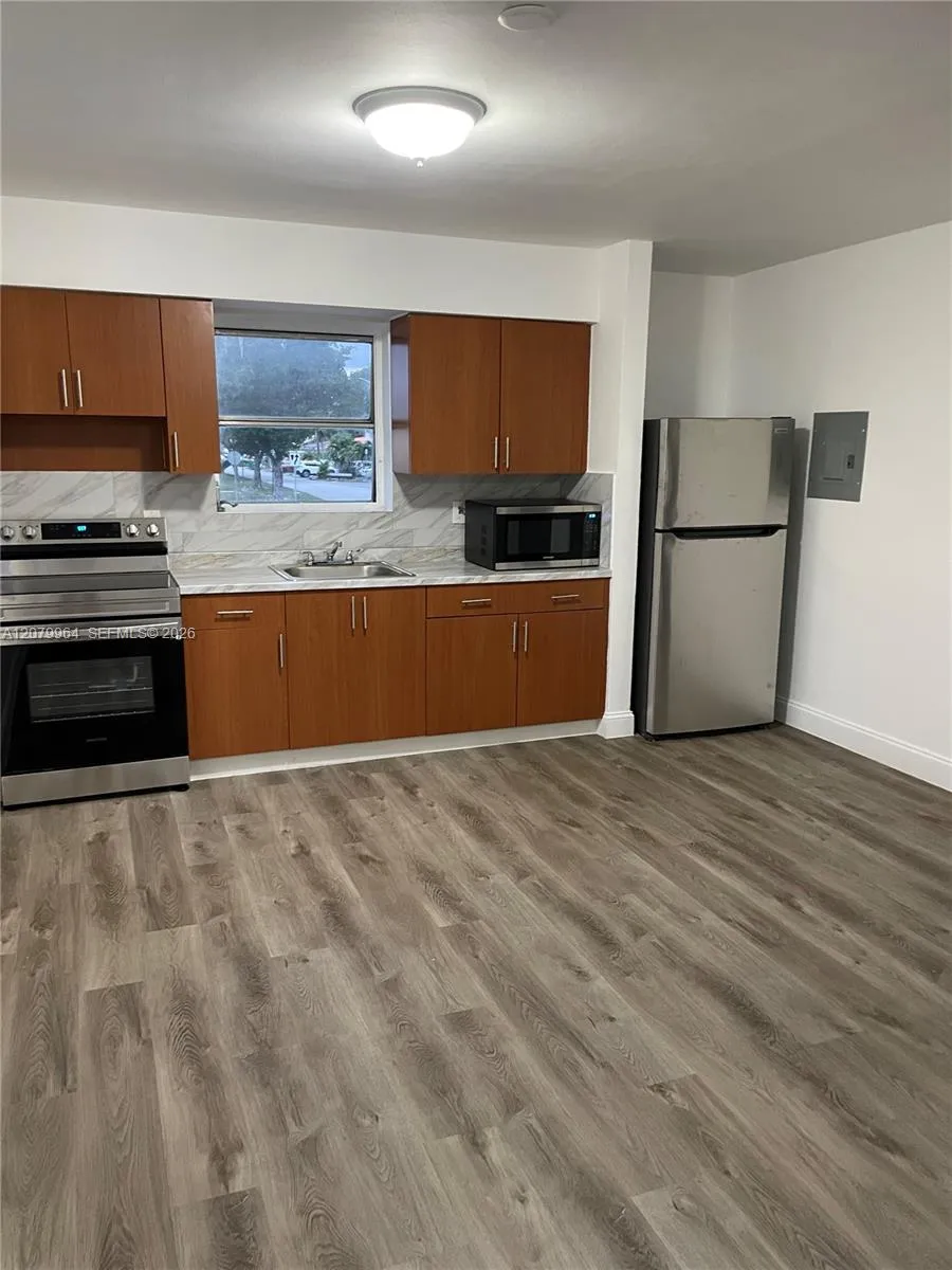 633 NW 23rd Ct #2 Miami, FL 33125