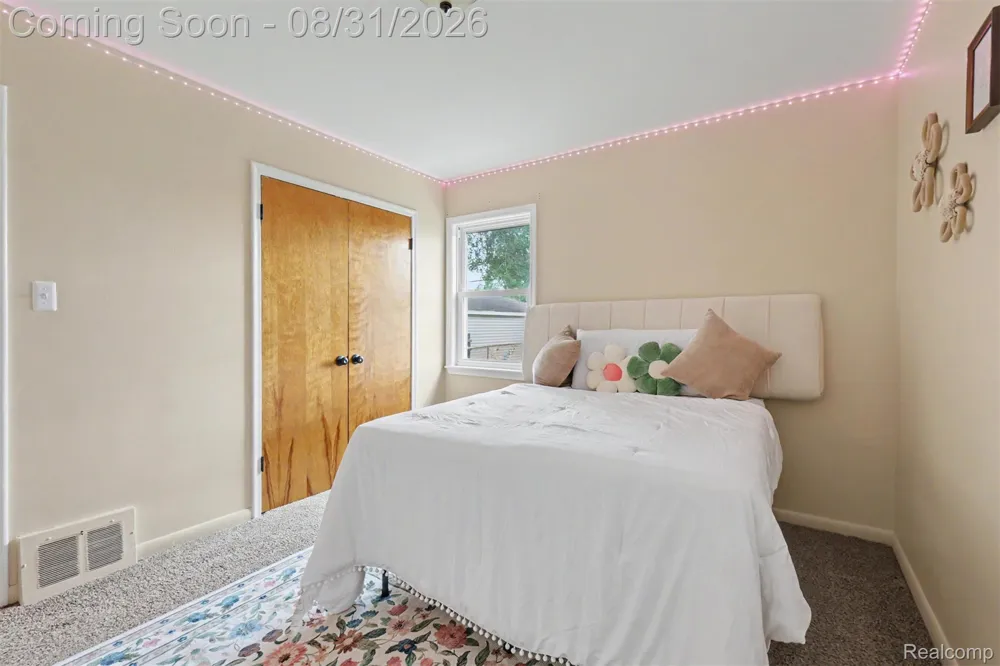 15275 Anne Avenue Allen Park City, MI 48101