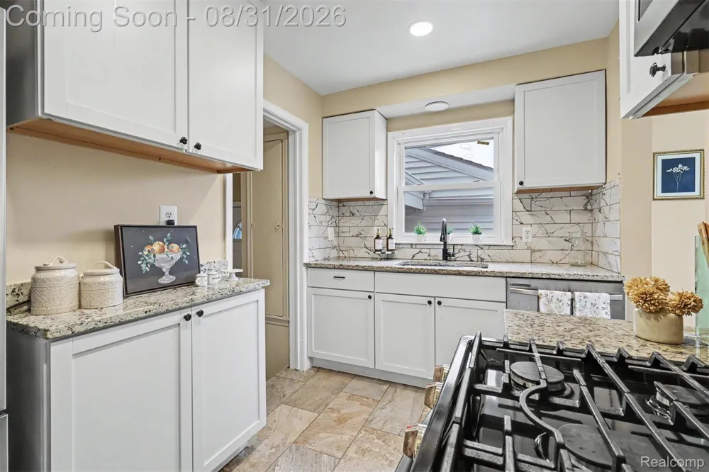 15275 Anne Avenue Allen Park City, MI 48101