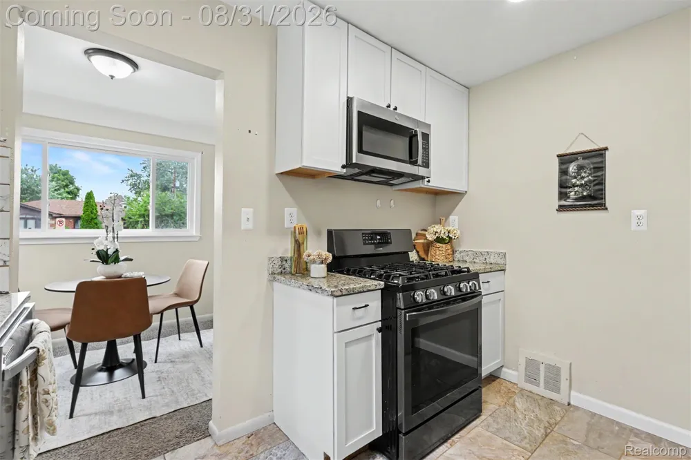 15275 Anne Avenue Allen Park City, MI 48101