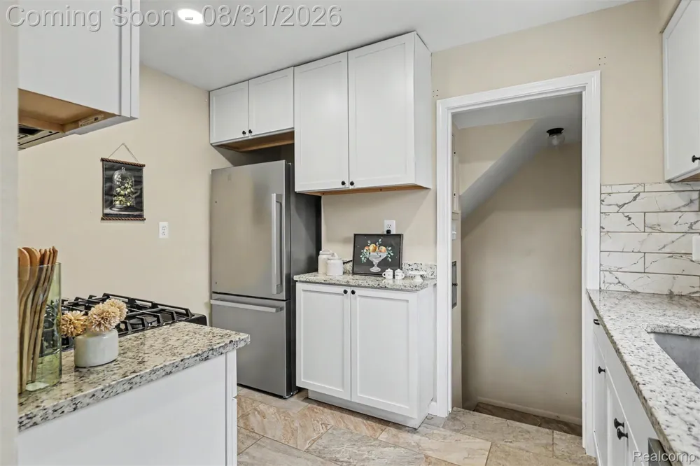 15275 Anne Avenue Allen Park City, MI 48101