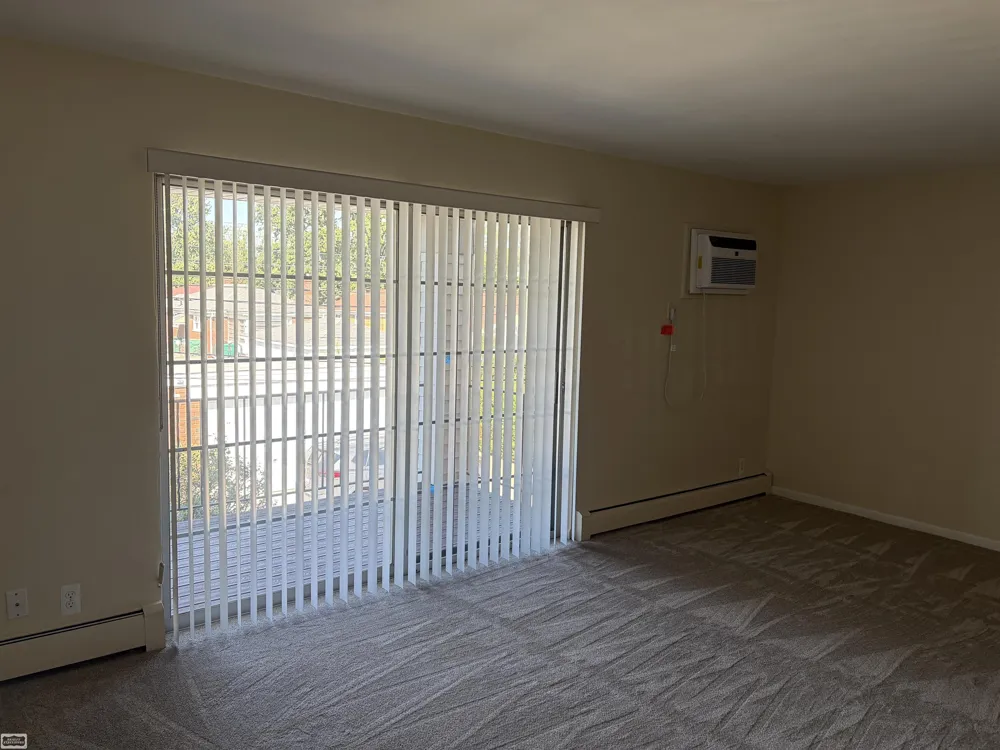 23321 Kelly #8 Road Eastpointe City, MI 48021