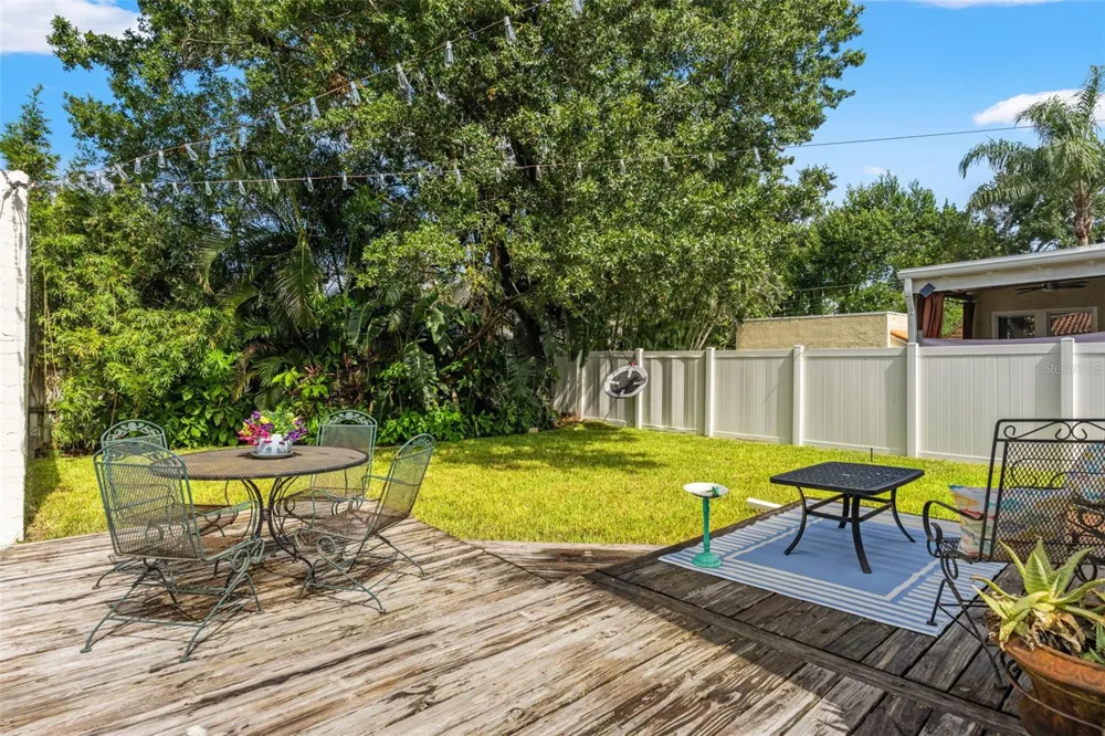 1609 S ARRAWANA AVENUE Tampa, FL 33629