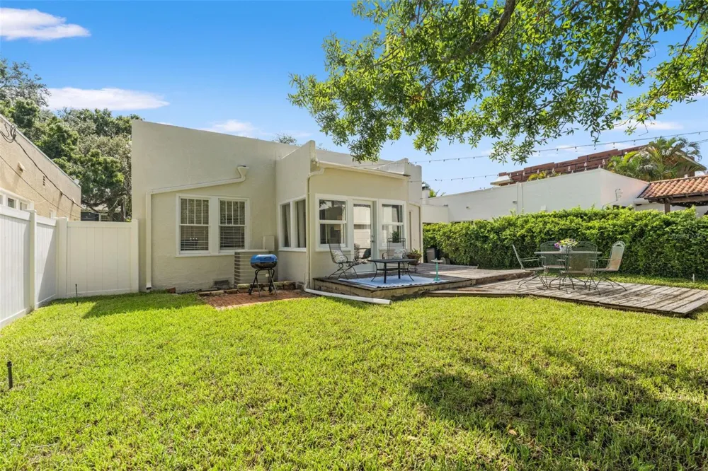 1609 S ARRAWANA AVENUE Tampa, FL 33629