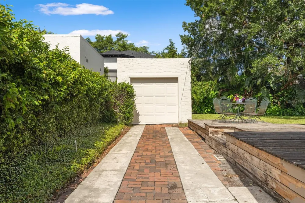 1609 S ARRAWANA AVENUE Tampa, FL 33629