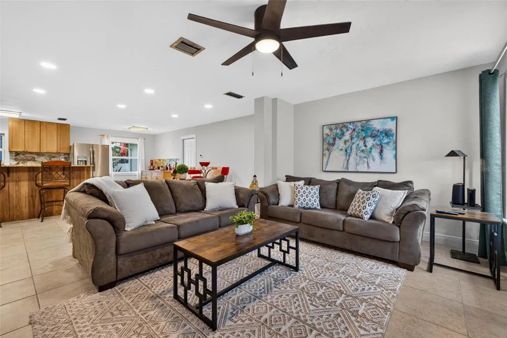 1667 DAKOTA AVENUE NE St Petersburg, FL 33703