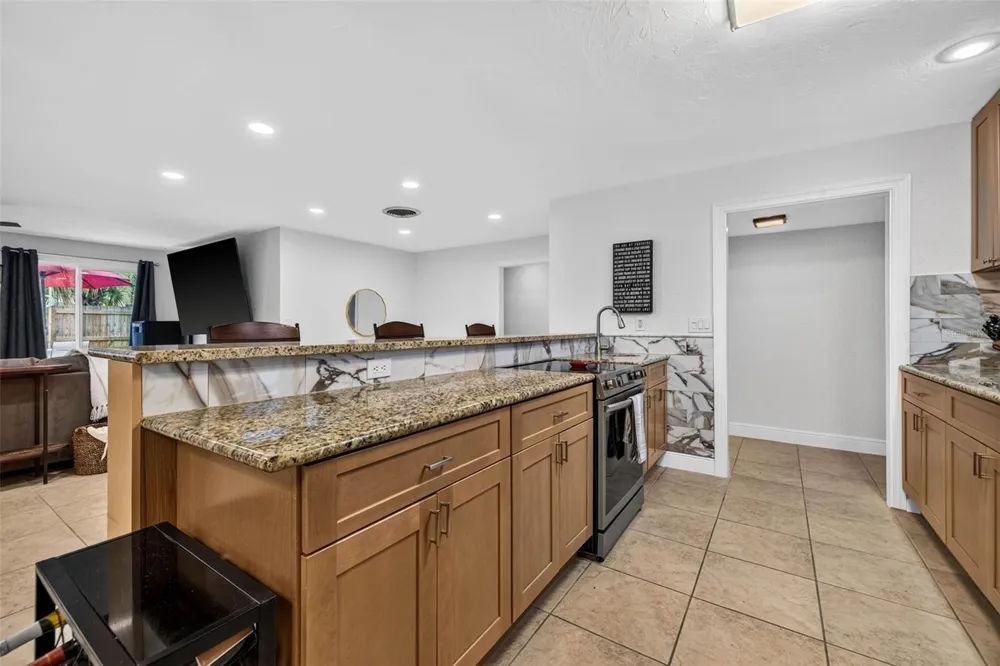 1667 DAKOTA AVENUE NE St Petersburg, FL 33703