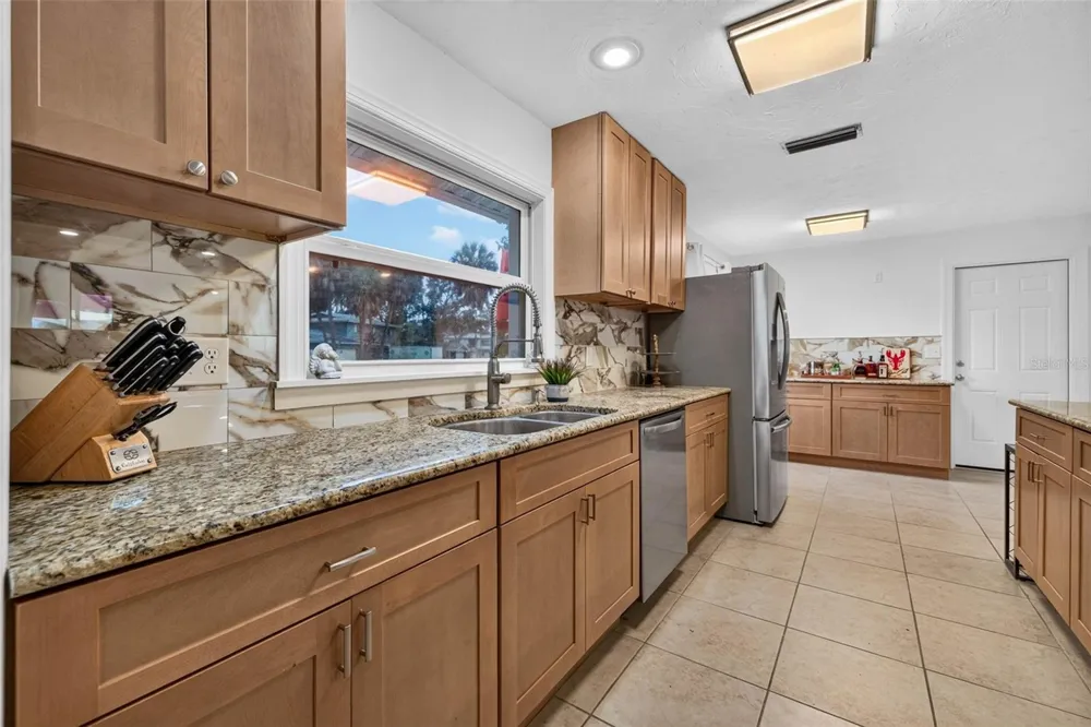 1667 DAKOTA AVENUE NE St Petersburg, FL 33703