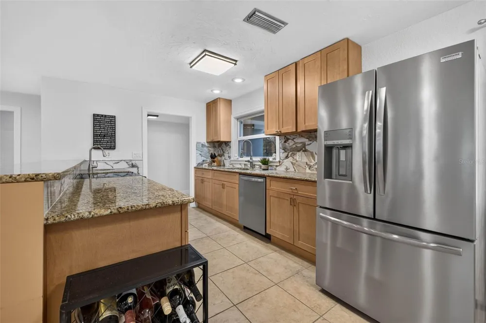 1667 DAKOTA AVENUE NE St Petersburg, FL 33703