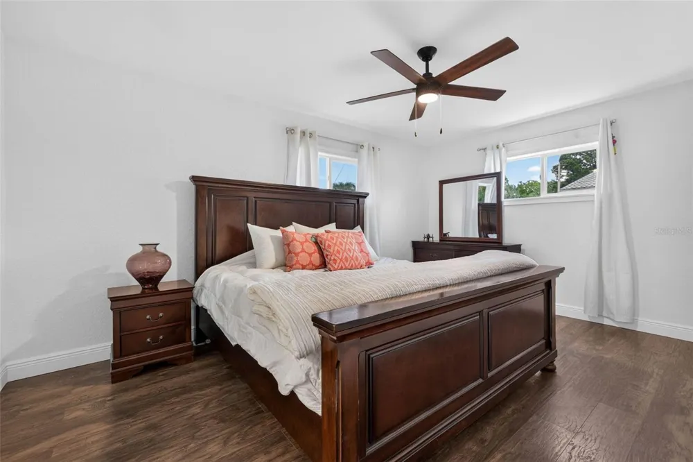 1667 DAKOTA AVENUE NE St Petersburg, FL 33703