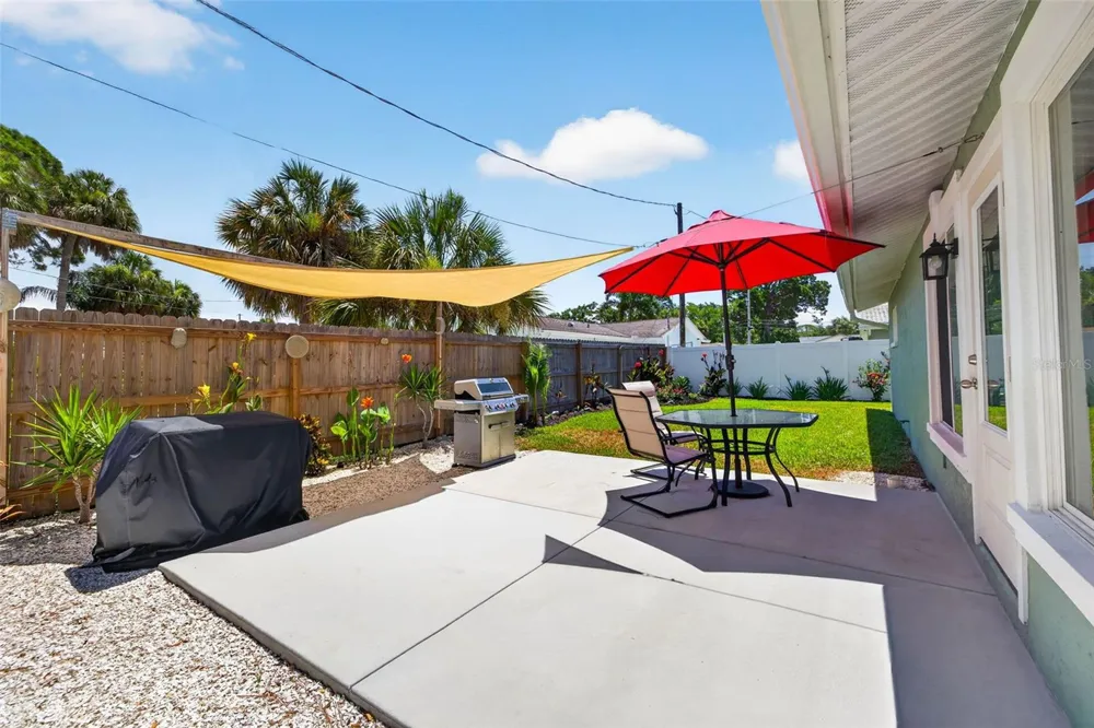 1667 DAKOTA AVENUE NE St Petersburg, FL 33703