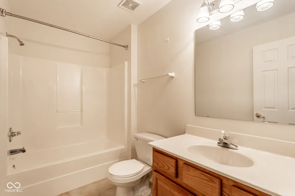 6886 Park Square Drive #C Avon, IN 46123