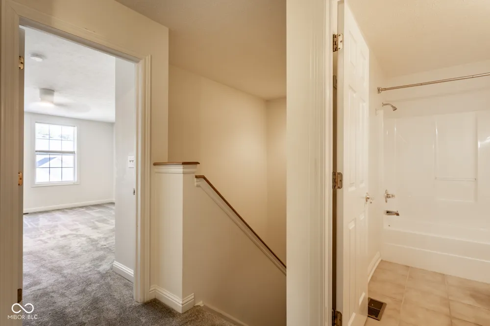 6886 Park Square Drive #C Avon, IN 46123