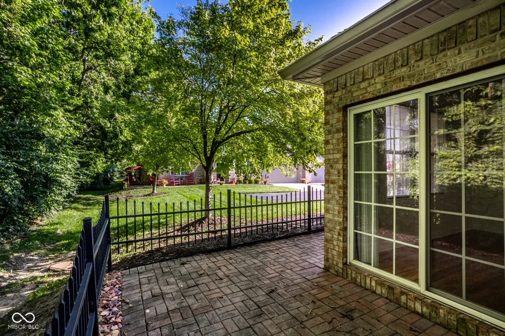 6886 Park Square Drive #C Avon, IN 46123