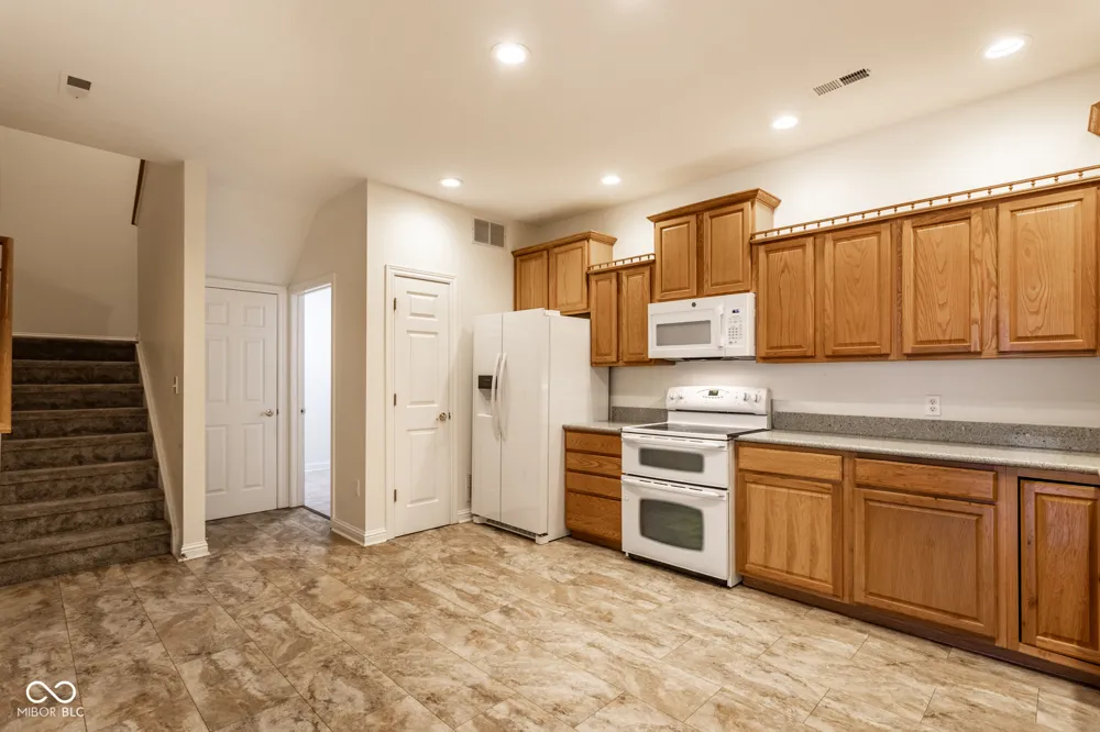 6886 Park Square Drive #C Avon, IN 46123