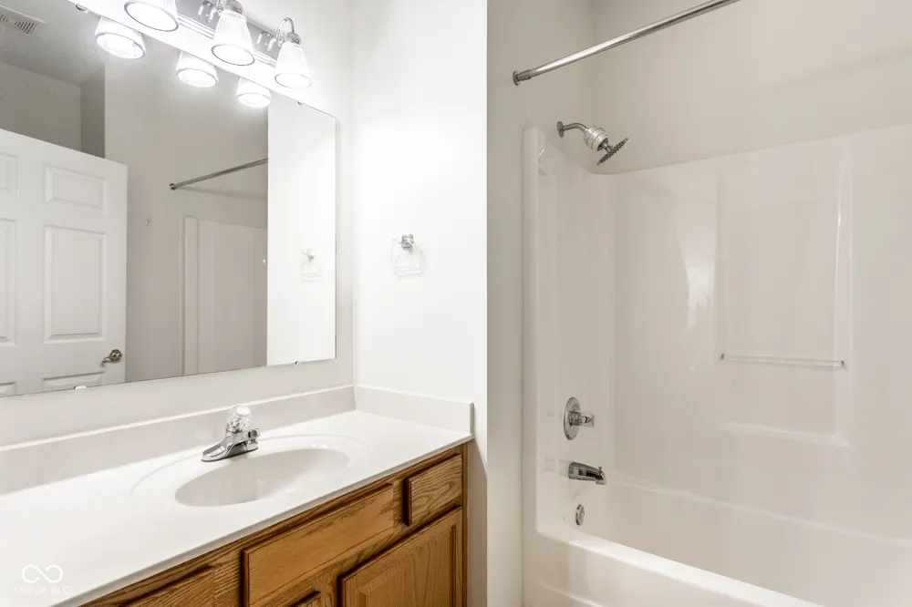 6886 Park Square Drive #C Avon, IN 46123