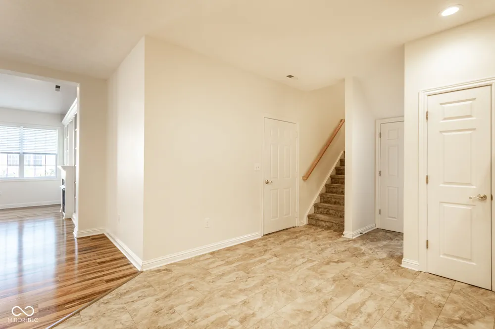 6886 Park Square Drive #C Avon, IN 46123