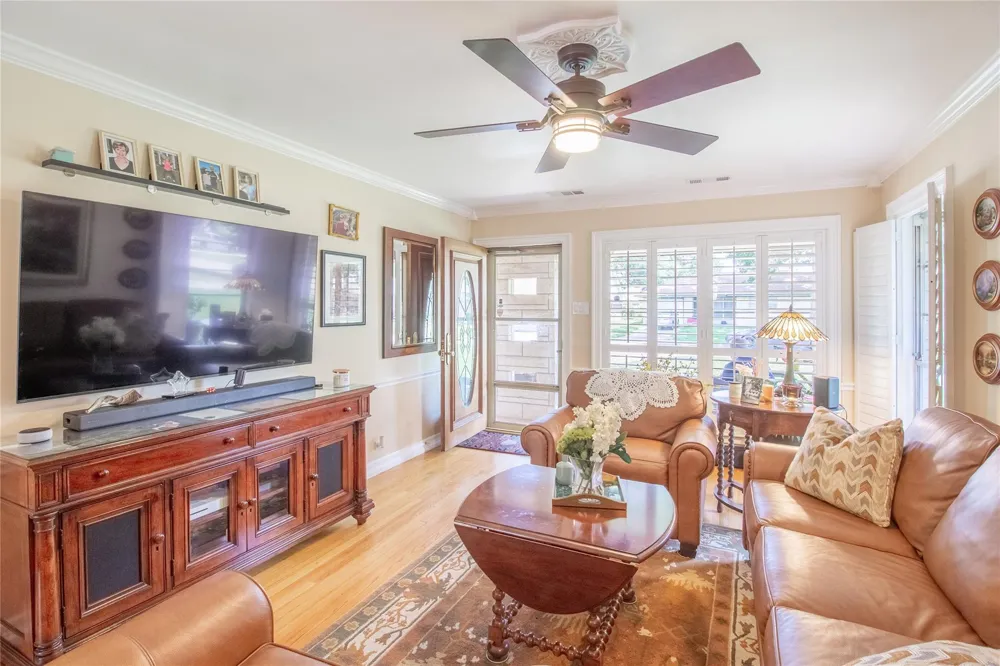 2107 Bron Holly Drive Houston, TX 77018