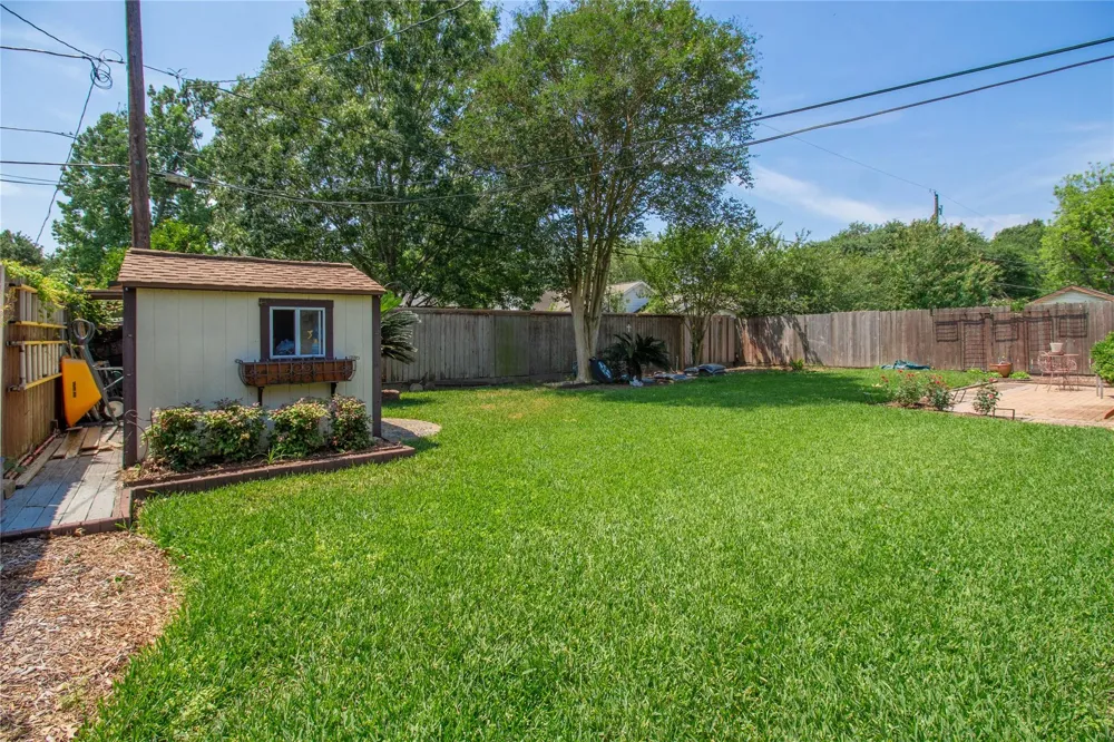 2107 Bron Holly Drive Houston, TX 77018