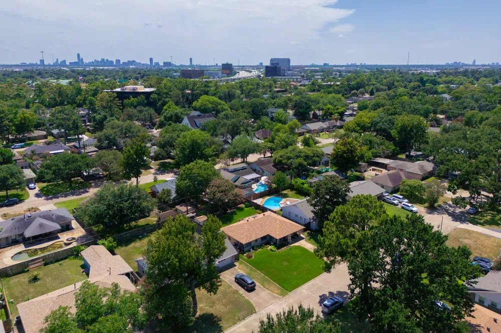 2107 Bron Holly Drive Houston, TX 77018