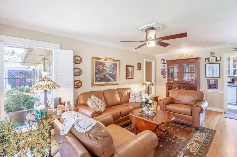 2107 Bron Holly Drive Houston, TX 77018