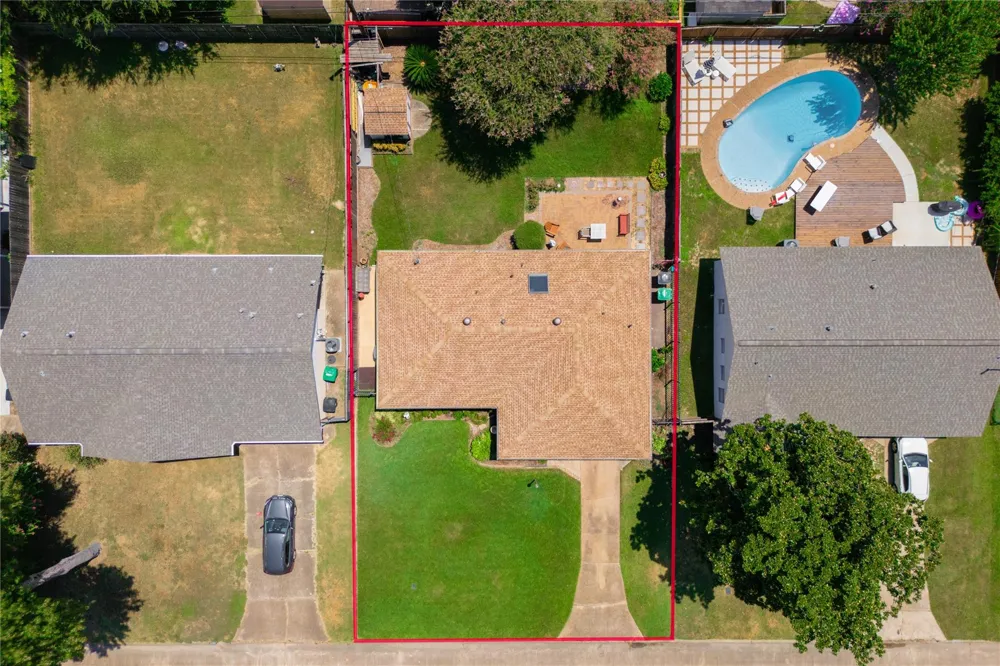 2107 Bron Holly Drive Houston, TX 77018