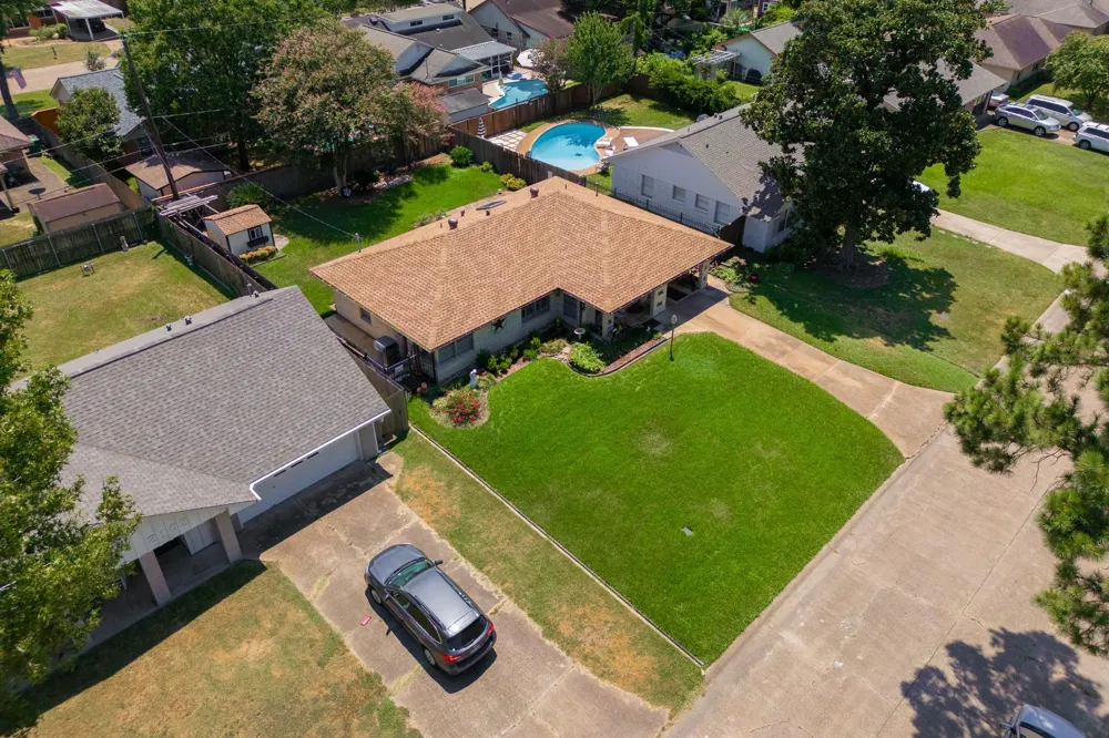 2107 Bron Holly Drive Houston, TX 77018
