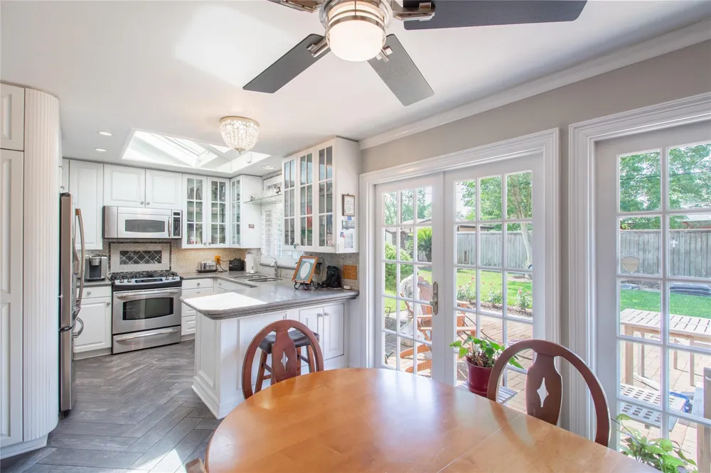 2107 Bron Holly Drive Houston, TX 77018