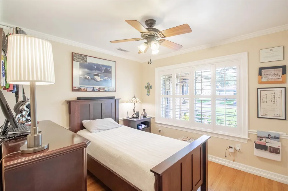 2107 Bron Holly Drive Houston, TX 77018