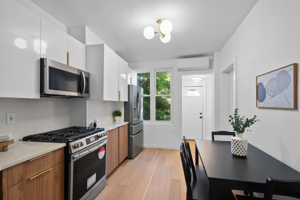 110 MAPLE ST Weehawken, NJ 07086