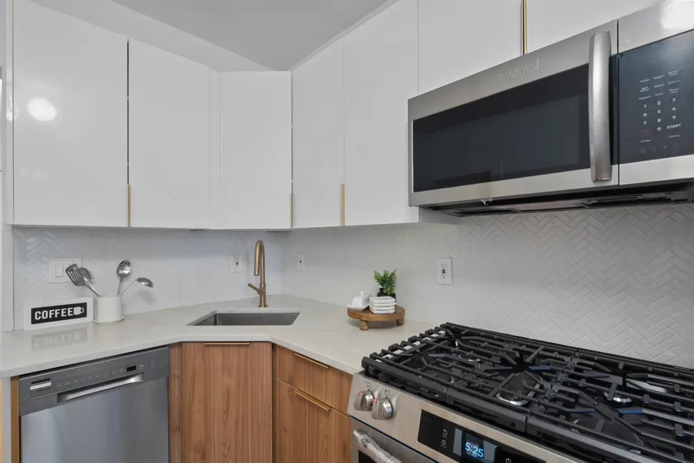 110 MAPLE ST Weehawken, NJ 07086