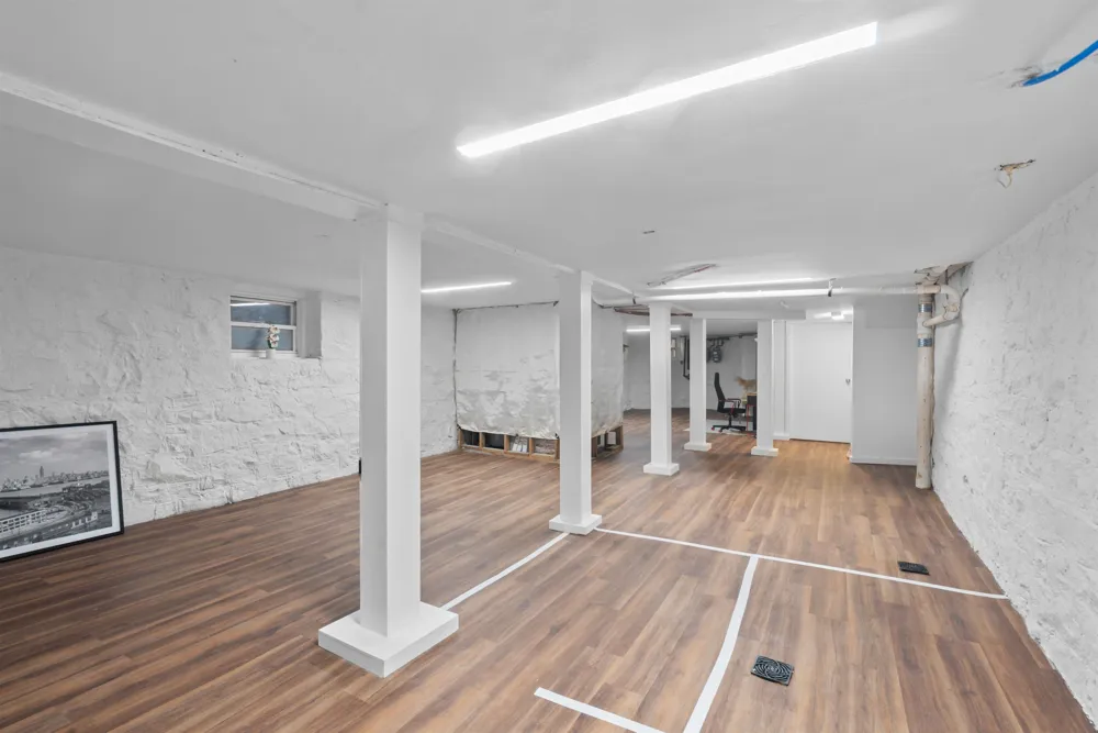 110 MAPLE ST Weehawken, NJ 07086