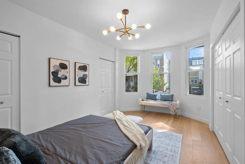 110 MAPLE ST Weehawken, NJ 07086