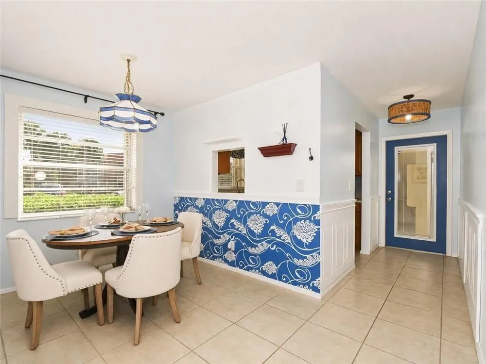 73 Royal Oak Court #101 Vero Beach, FL 32962