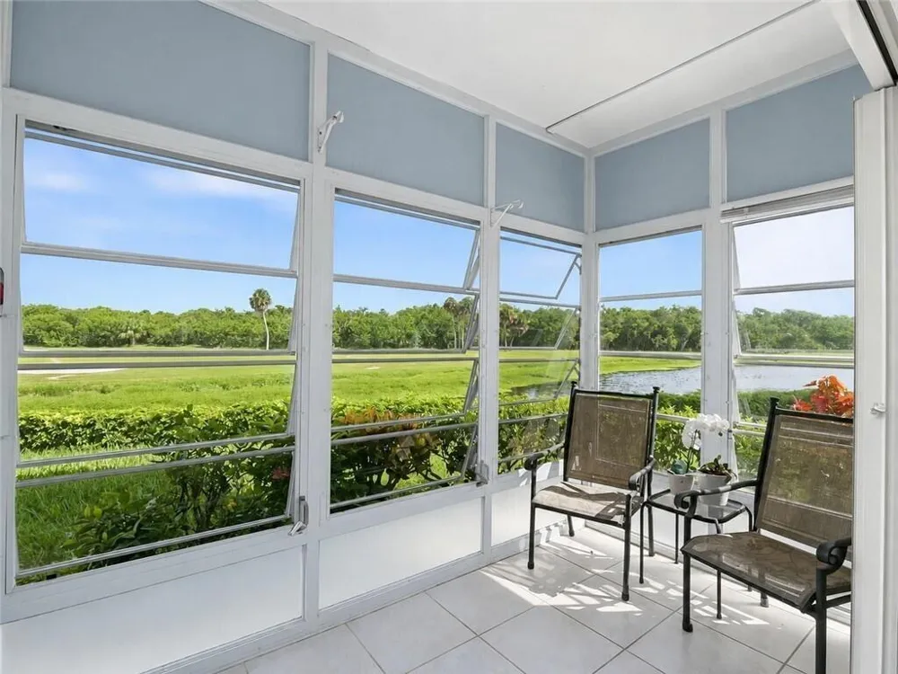 73 Royal Oak Court #101 Vero Beach, FL 32962