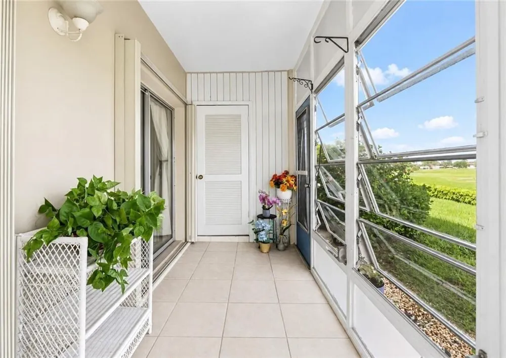 73 Royal Oak Court #101 Vero Beach, FL 32962