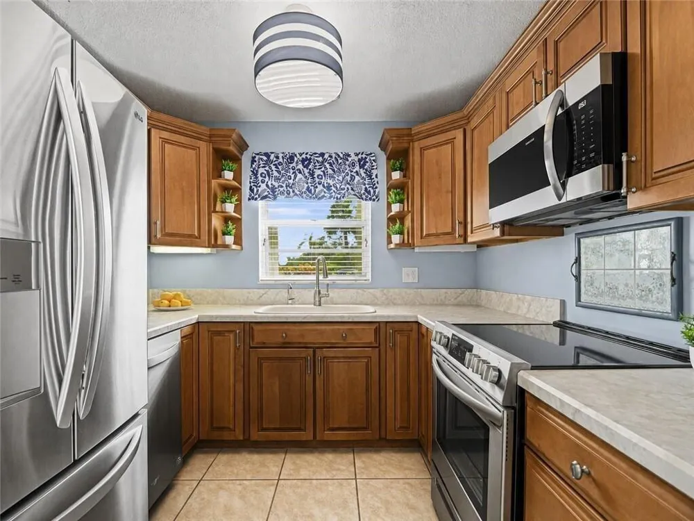 73 Royal Oak Court #101 Vero Beach, FL 32962