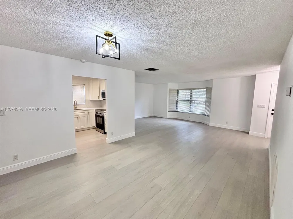 2377 SW 16 Dr Deerfield Beach, FL 33442