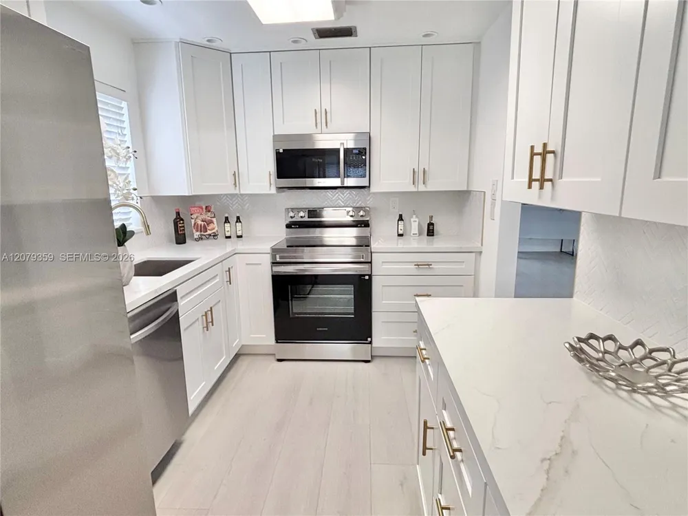 2377 SW 16 Dr Deerfield Beach, FL 33442