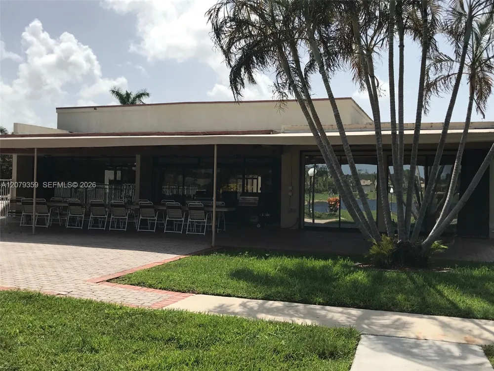 2377 SW 16 Dr Deerfield Beach, FL 33442