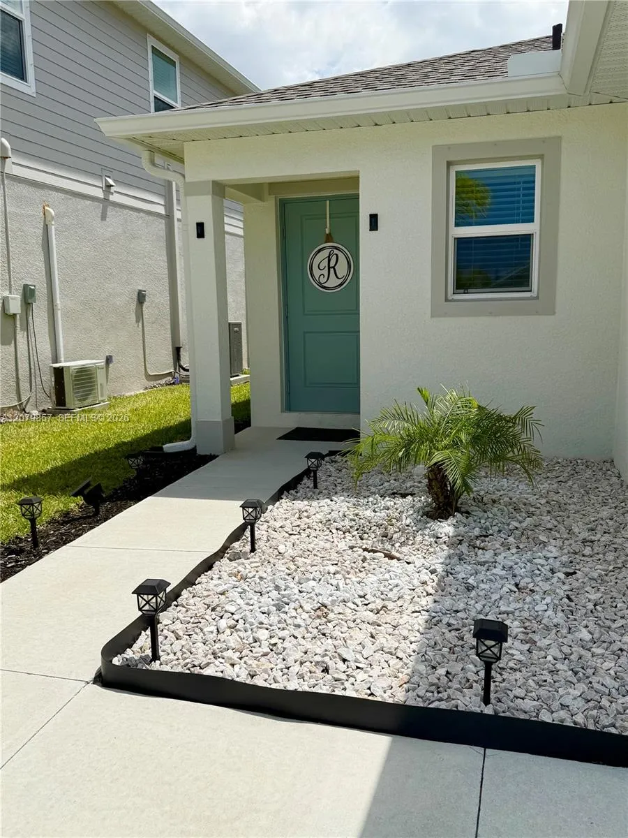 12119 Shortleaf Pine Trl Fort Myers, FL 33966