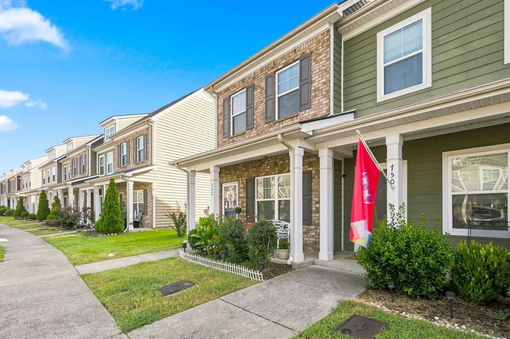752 Bradburn Village Way Antioch, TN 37013