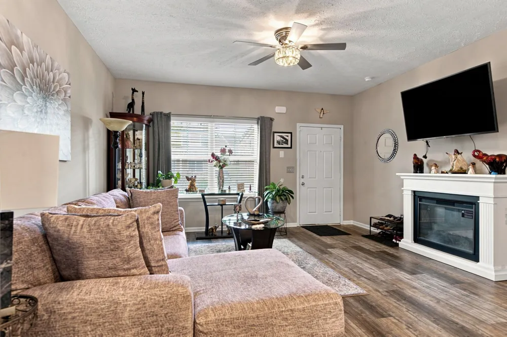 752 Bradburn Village Way Antioch, TN 37013
